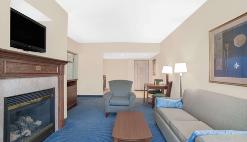 Suite, 2 Queen Beds, Non Smoking