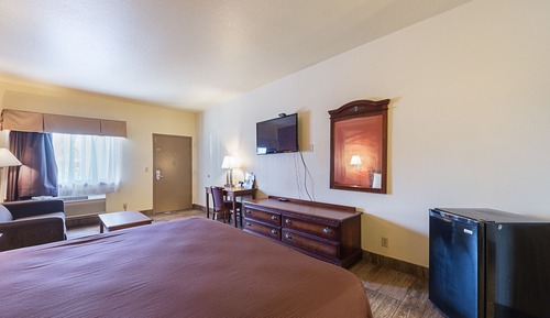 Standard Room, 1 King Bed, Accessible, Non Smoking