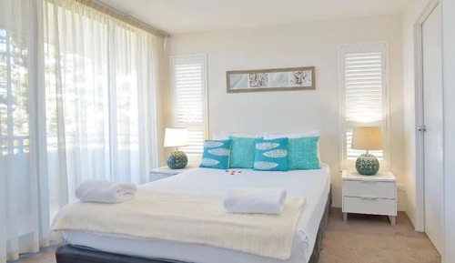 Deluxe Apartment, 2 Bedrooms, Poolside