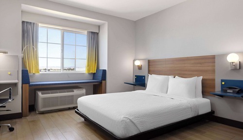 Studio Suite, 1 Queen Bed, Accessible, Non Smoking (Efficiency)