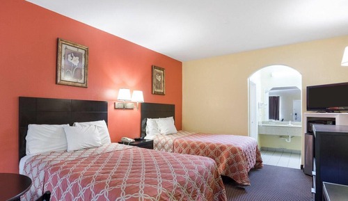 Standard Room, 2 Queen Beds, Non Smoking