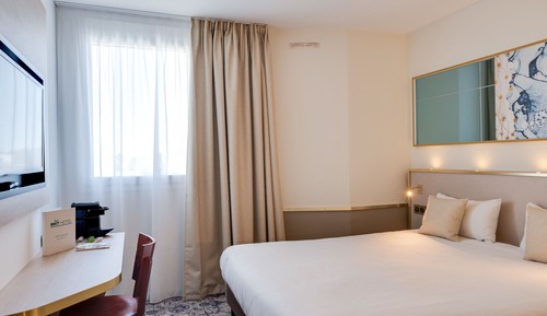 Comfort room with King bed