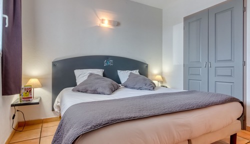 Confort Grand Lit Vue Patio