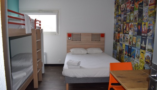 Family Room, Multiple Beds, Private Bathroom (Cabrio)