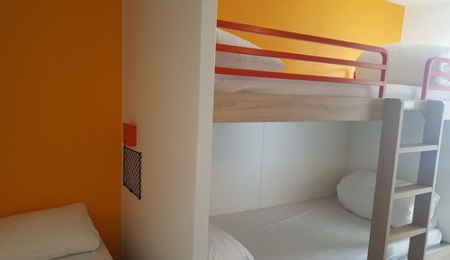Room, 3 Twin Beds, Private Bathroom (Cabrio)