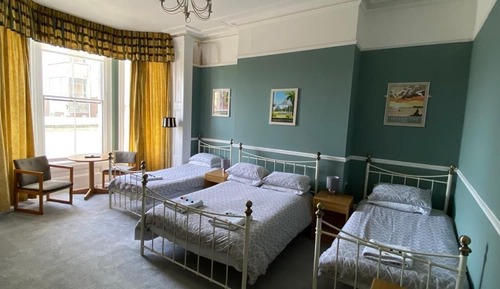 Basic Suite, Ensuite