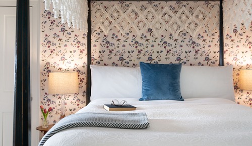 Tavern Room, 1 Queen Bed