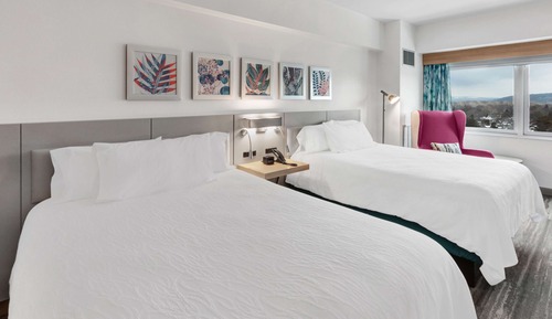 Room, 2 Queen Beds, Accessible, Bathtub