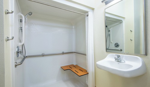 Studio Suite, 1 Queen Bed, Accessible Bathtub (Mobility)