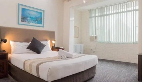 Self Contained Apartment with separated bedroom - 5 pax