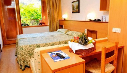 Standard Double Room (2 Adults + 2 Children)