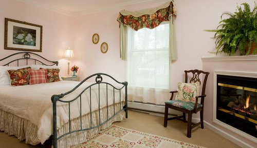 Deluxe Room, 1 Queen Bed