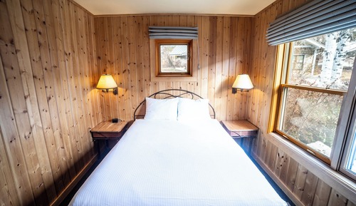 Cabin, 2 Queen Beds (at Patterson Lake Loft Site)