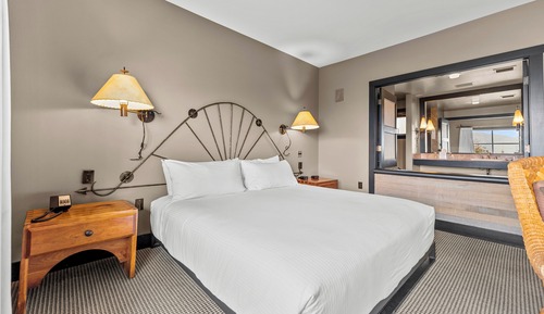 King Bed, Accessible (Mt.Robinson Lux) Not Pet Friendly