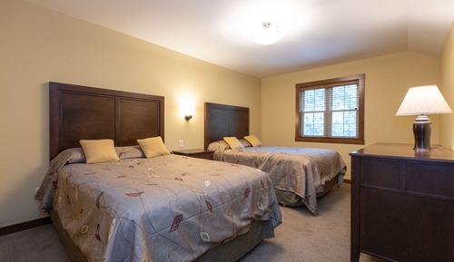 5 Bedroom House - White Birch