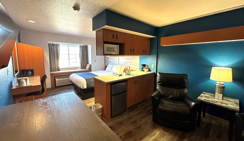 Studio Suite, 1 Queen Bed, Non Smoking
