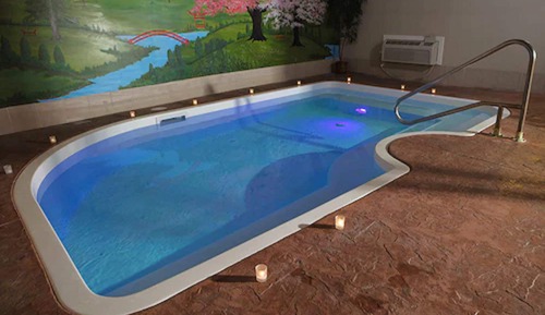 Presidential Pool Suite