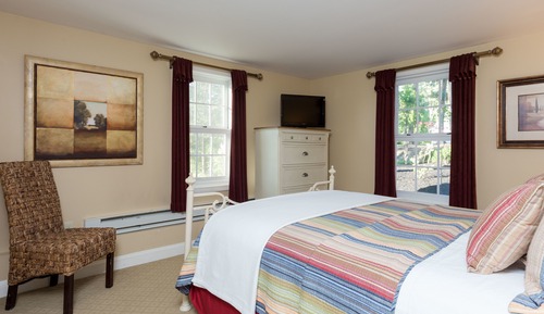 Deluxe Suite, 2 Queen Beds, Kitchenette, River View