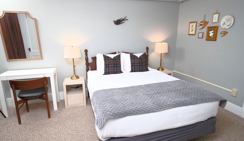 Classic Room, 1 Queen Bed, Accessible, Ground Floor