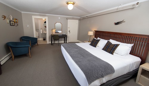 Classic Room, 1 King Bed (Room 37)