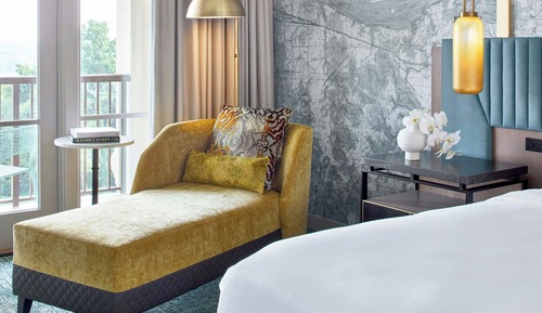 Room, 1 King Bed, Pool View (Mobility Accessible, Tub)