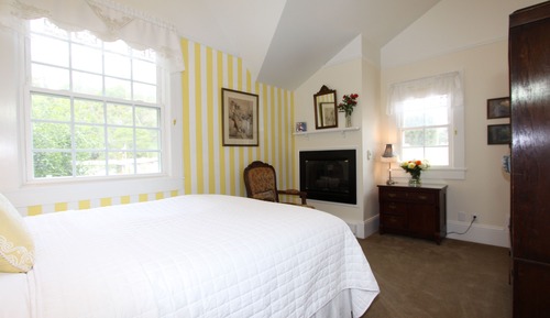 Room (Angel's Nook)