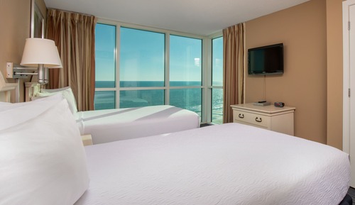 Corner Three-Bedroom Suite - Ocean Front