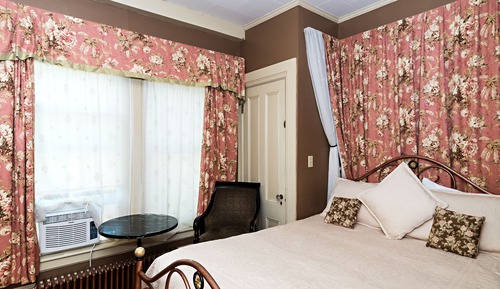 Room (The Henrietta, 2nd floor)