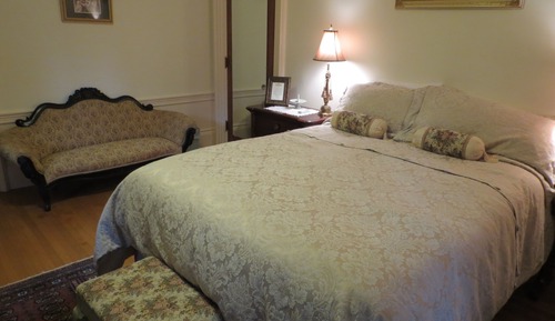 Room (The Marguerite, 2nd floor)