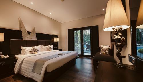 Deluxe Room, Pool Access