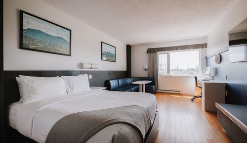 Standard Room, 1 Queen Bed