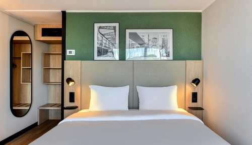 Standard Room, 1 Queen Bed