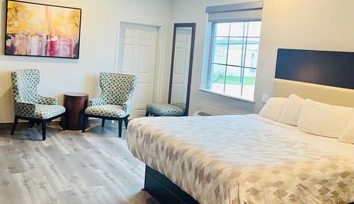 Room, 1 King Bed, Non Smoking, Kitchenette