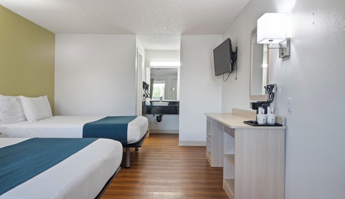 Standard Room, 2 Queen Beds, Non Smoking