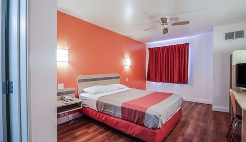 Standard Room, 1 Queen Bed, Non Smoking