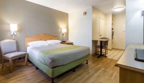 Standard Room, 1 Queen Bed, Non Smoking