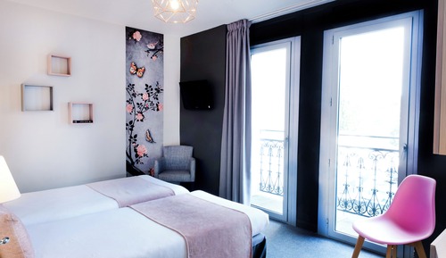 Twin Room, Balcony