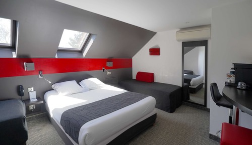 Family Room, Multiple Beds (Larger Room)