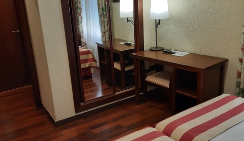 Basic Double Room, 2 Twin Beds, Non Smoking