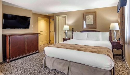 Standard Room, 1 King Bed, Non Smoking, Jetted Tub