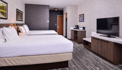 Room, 2 Queen Beds, Accessible, Bathtub (Mobility & Hearing)