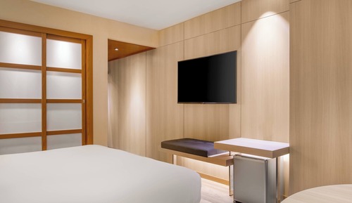 Standard Room, 1 Queen Bed
