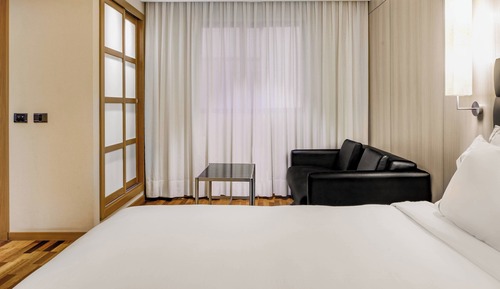 Standard Room, 1 King Bed