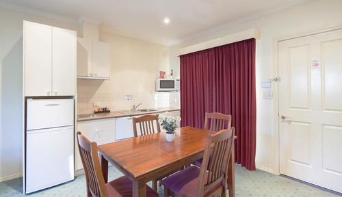 Standard Apartment, 1 Queen Bed, Non Smoking, Kitchen (Separate Lounge)