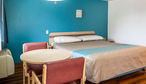 Standard Room, 1 Queen Bed, Non Smoking