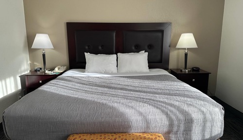 Suite, 1 King Bed, Non Smoking