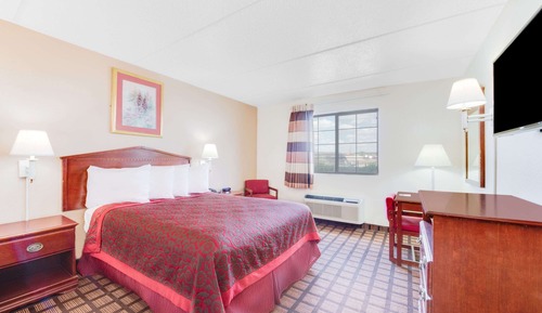 Standard Room, 1 Queen Bed, Smoking