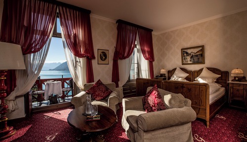 Deluxe double room with lake view