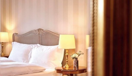 Classic double room with lake view