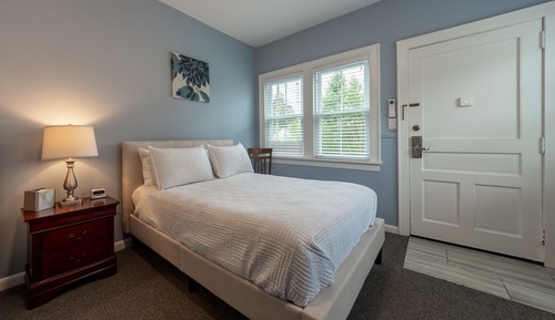 Treadwell Annex #6 - 2 Full beds